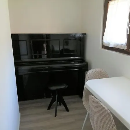 Stefania's Corner, In Apartment